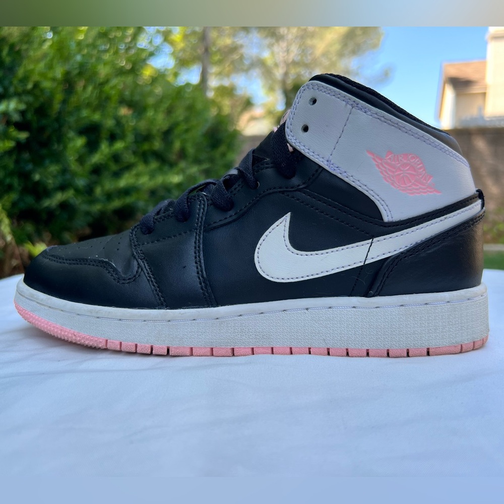 Air Jordan 1 Mid Black/White/Pink Kids Shoe Size 5.5Y - Picture 4 of 14
